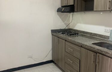 ALQUILO CASA EN LA AVENIDA SANTANDER DE 3 HABITACIONES.